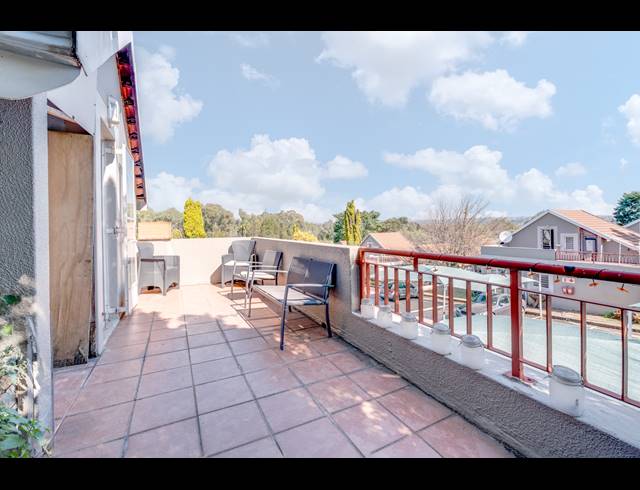 2 BEDROOM SECTIONAL TITLE FOR SALE IN DOUGLASDALE